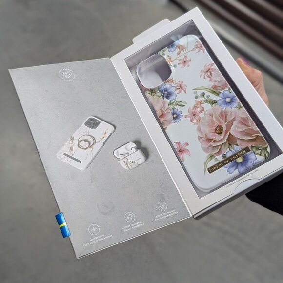 Ideal of Sweden Floral Romance Phone Case for iPhone 14 Plus - NEW in box - Picture 2 of 5